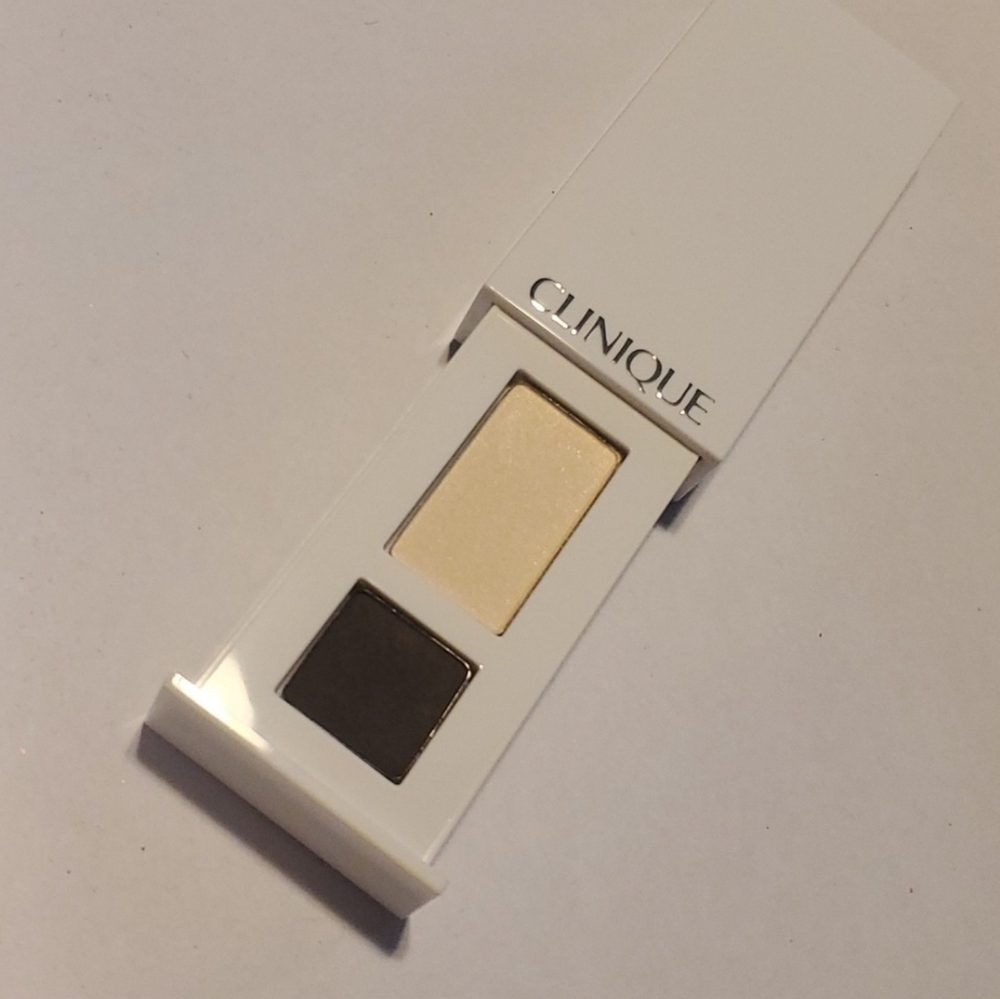 Clinque eye shadow